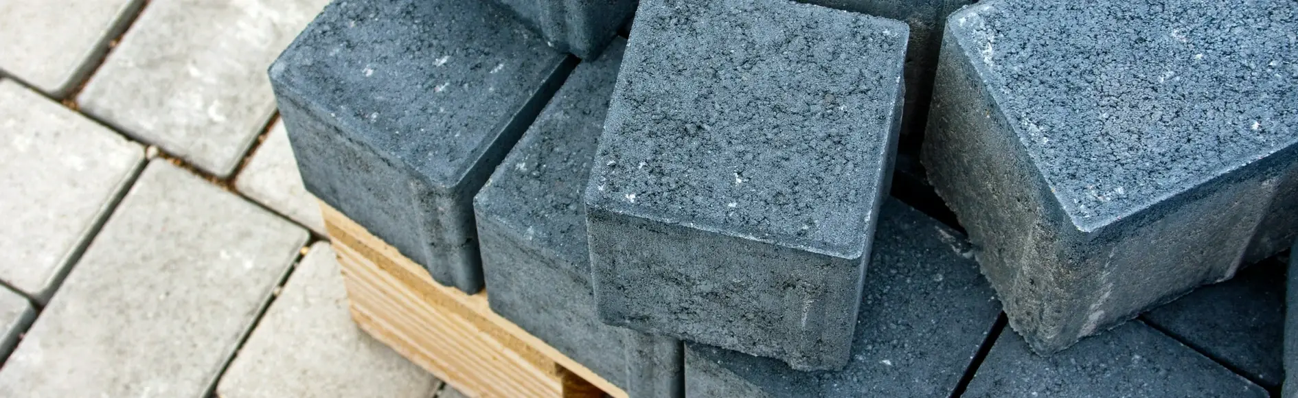 ciemnoniebieska kostka brukowa